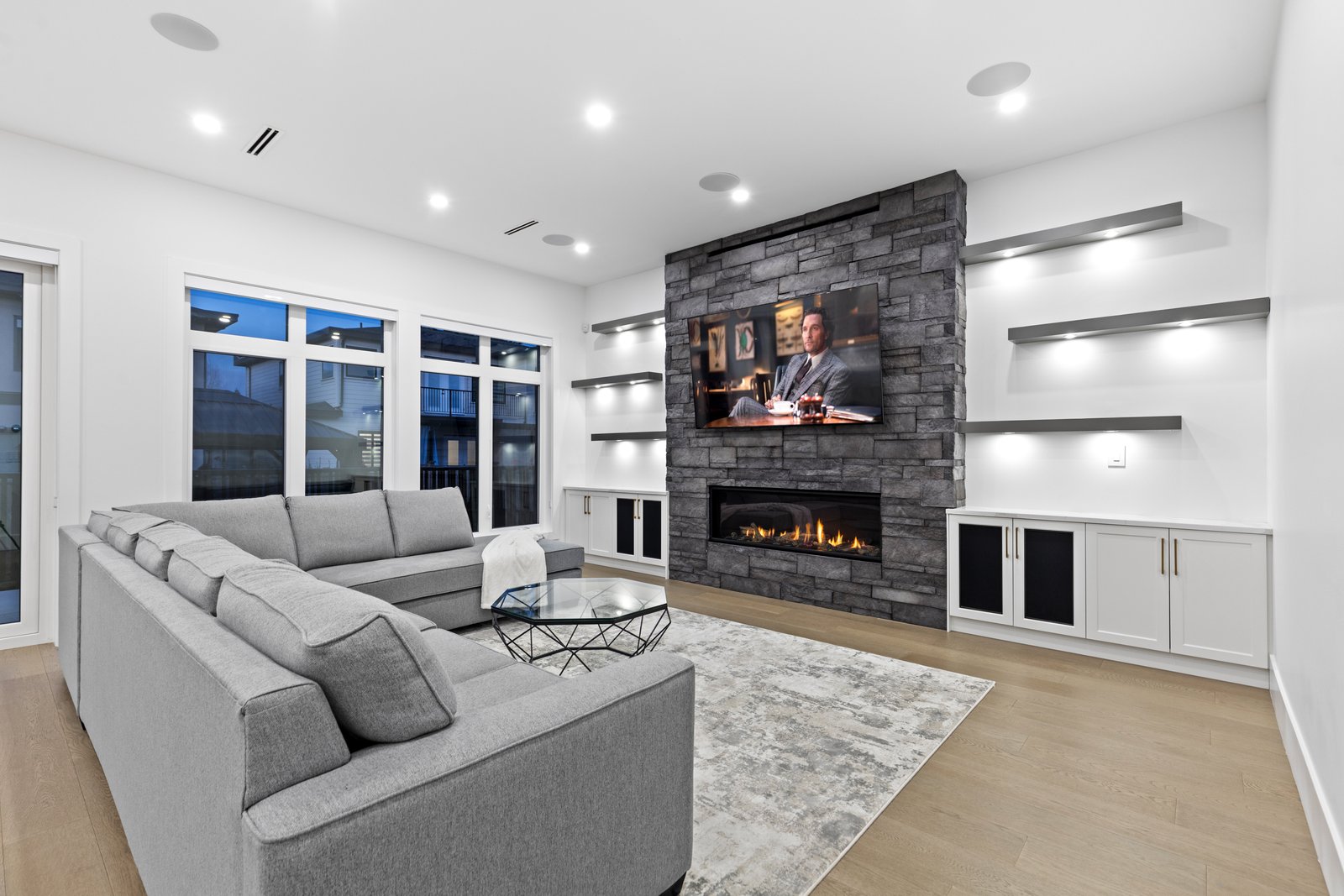 Canyon Ridge - Exterior